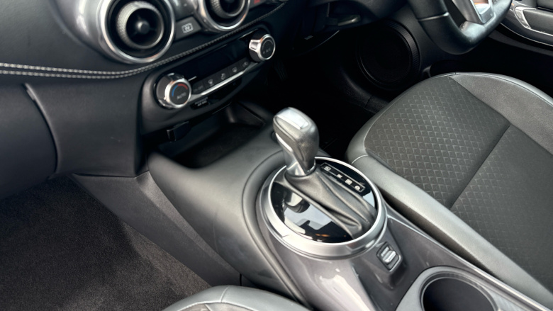 Nissan Juke 1.6 Hybrid N-Connecta 5dr Auto Hybrid Hatchback